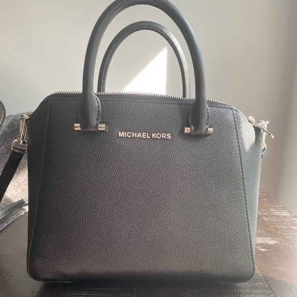 Michael Kors Handbags - Michael Kors leather handbag crossbody satchel